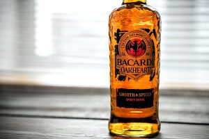 Ром Bacardi OakHeart (Бакарди Оакхарт)